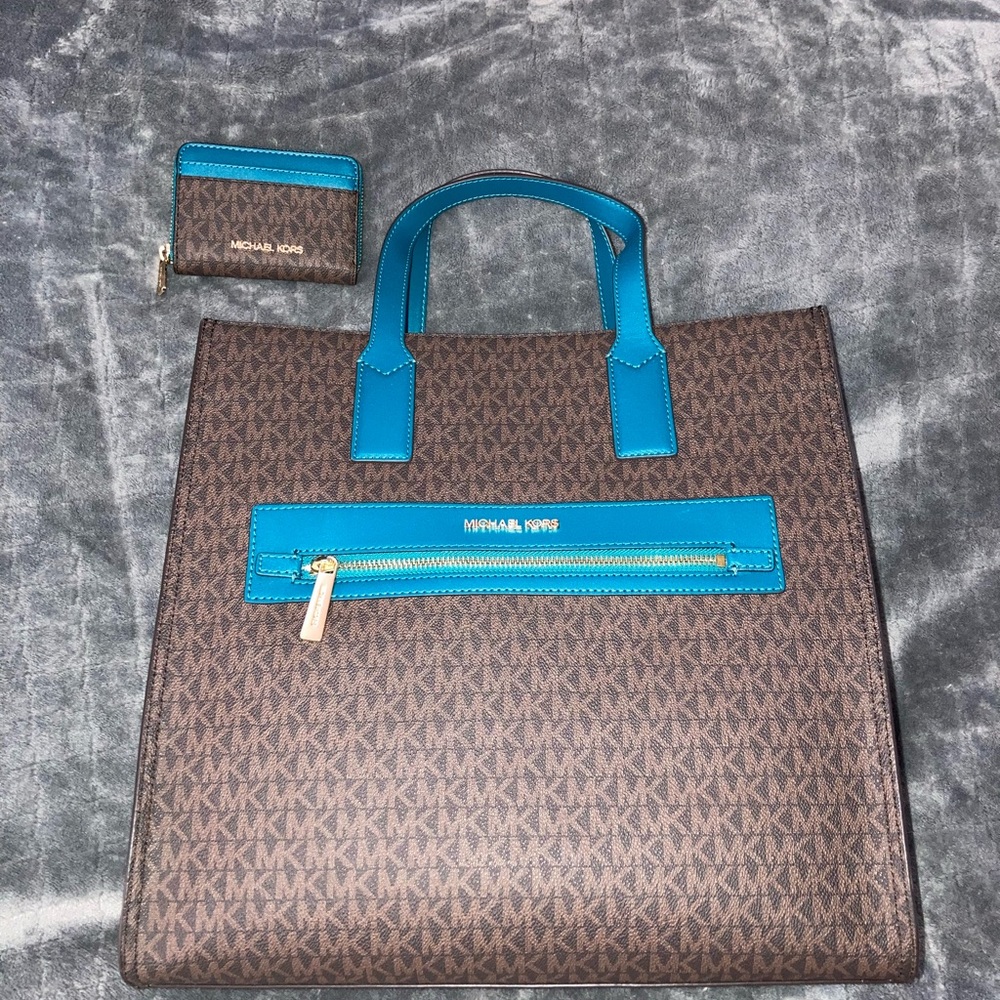 Michael Kors NWT Kenley Tote with matching wallet.